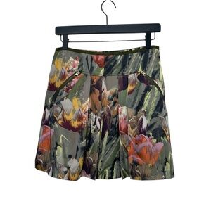 Ted Baker London Tulip Floral Print
Pleated Mini Skirt